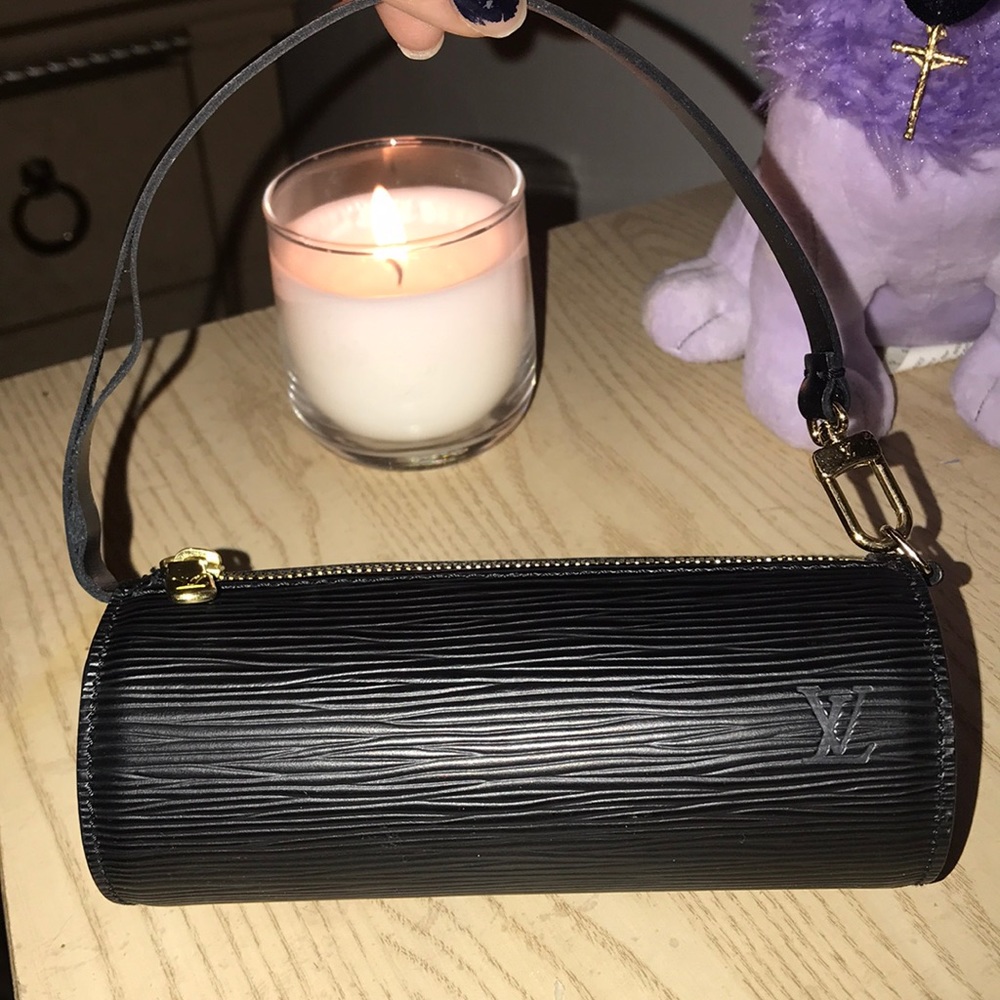 Authentic Louis Vuitton Black Pouchette